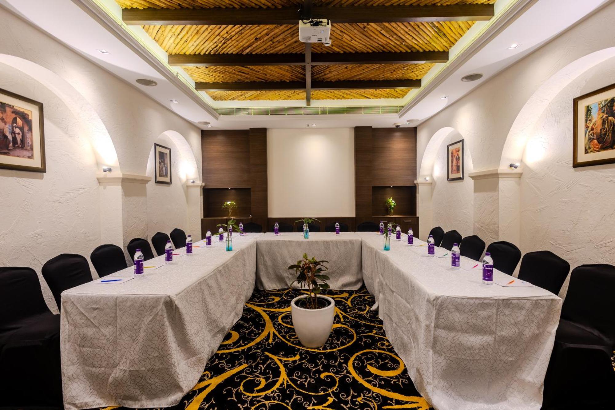Готель Olive Downtown Kochi Екстер'єр фото