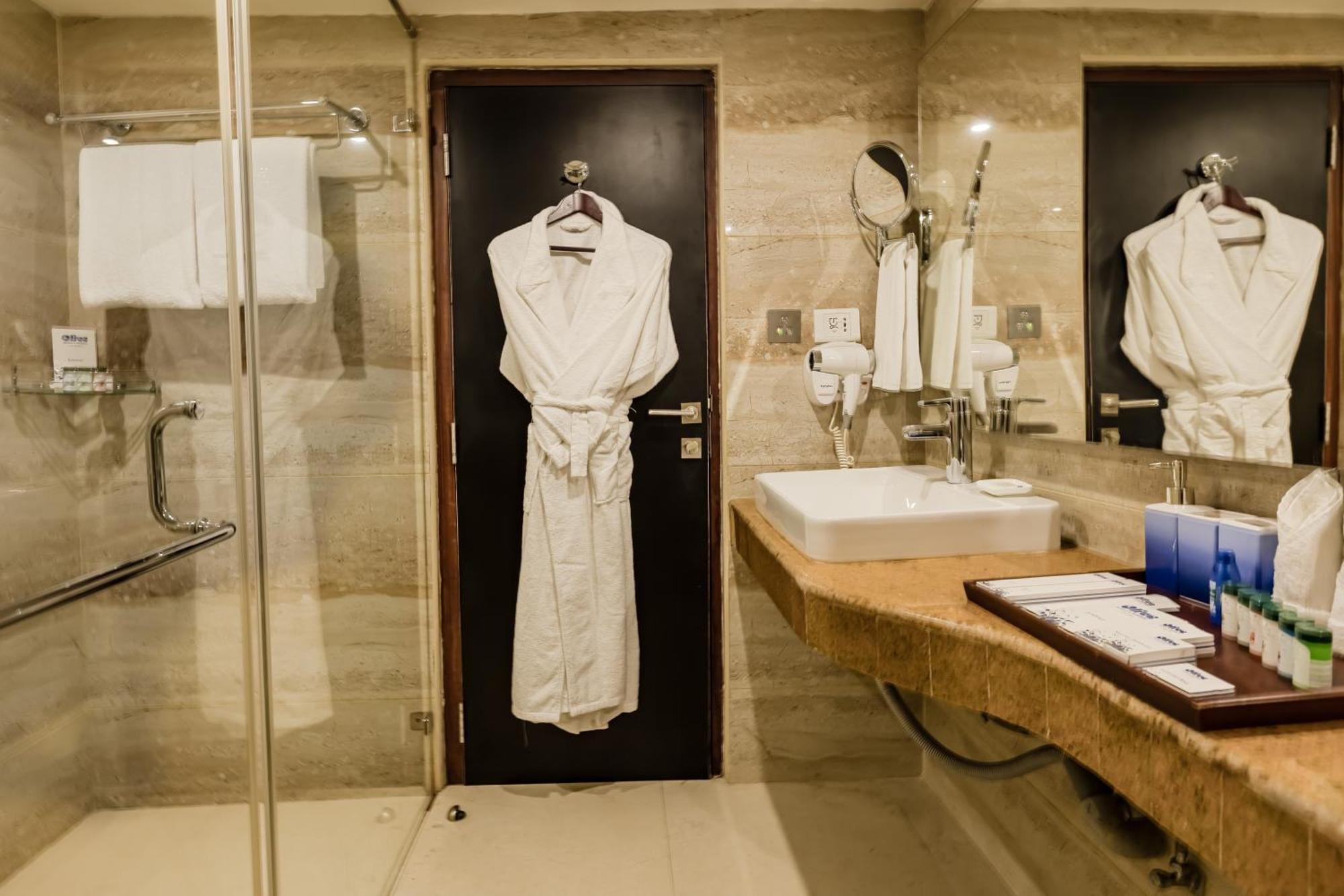 Готель Olive Downtown Kochi Екстер'єр фото